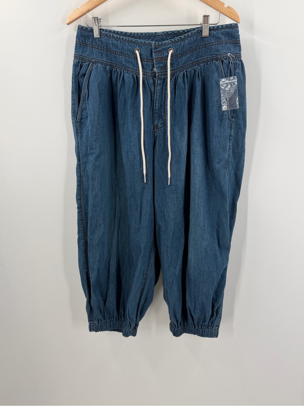 Pilcro Denim Parachute Capri Jeans Pants Women’s Size M NWOT